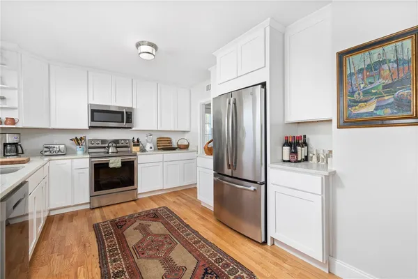 $3,450 | 6 Cliff Terrace, Newport, RI 02840