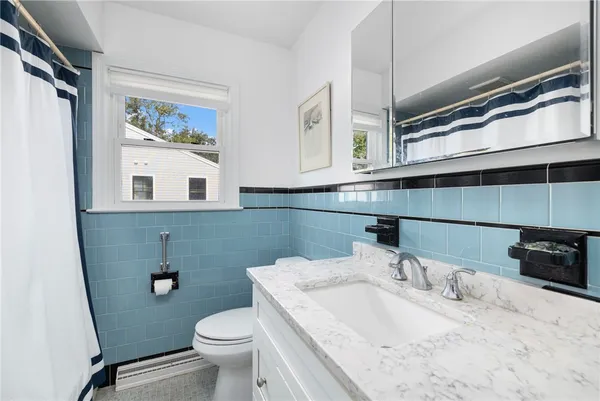 $3,450 | 6 Cliff Terrace, Newport, RI 02840