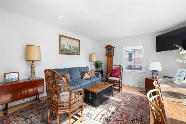 $3,450 | 6 Cliff Terrace, Newport, RI 02840