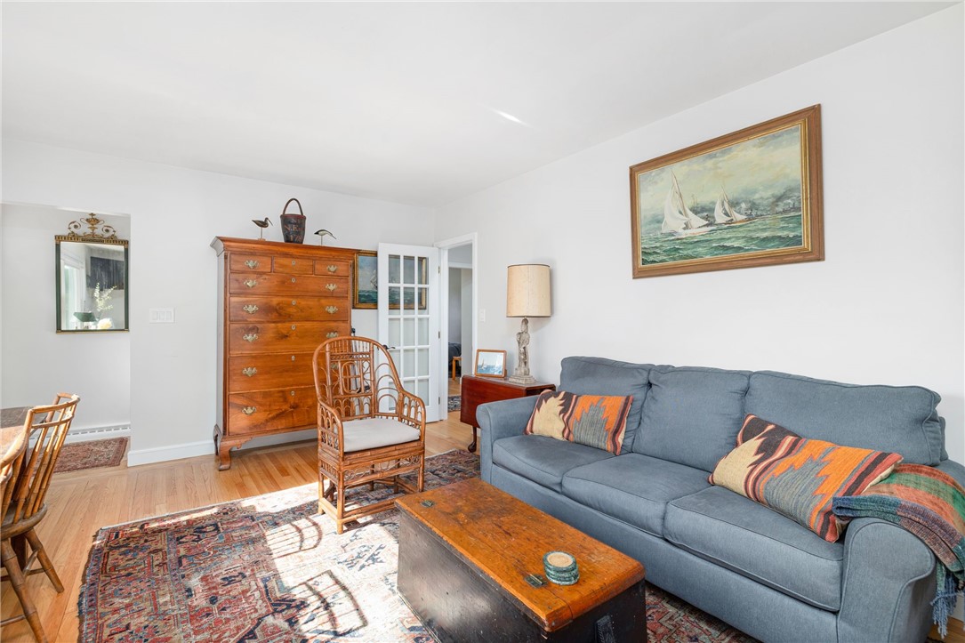 6 Cliff Terrace Newport, RI 02840 - Photo 24 of 37 Living Room