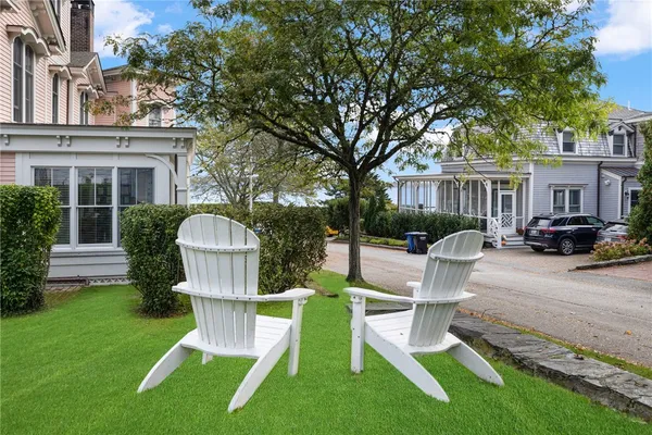 $3,450 | 6 Cliff Terrace, Newport, RI 02840