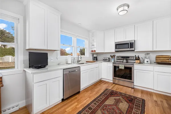 $3,450 | 6 Cliff Terrace, Newport, RI 02840