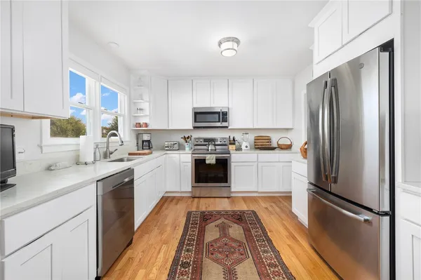 $3,450 | 6 Cliff Terrace, Newport, RI 02840