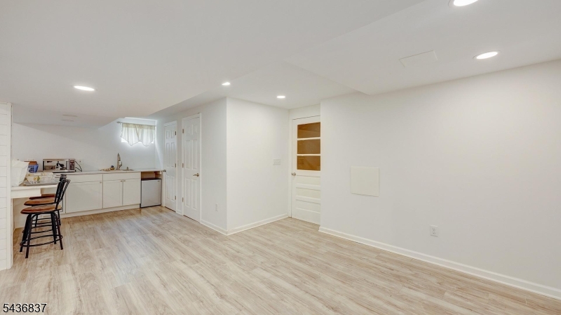 5 Maple Drive Warren, NJ 07059 - Photo 27 of 35