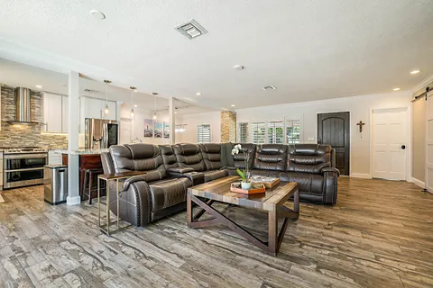 $998,000 | 2620 Northeast 53rd Street, Lighthouse Point, FL 33064