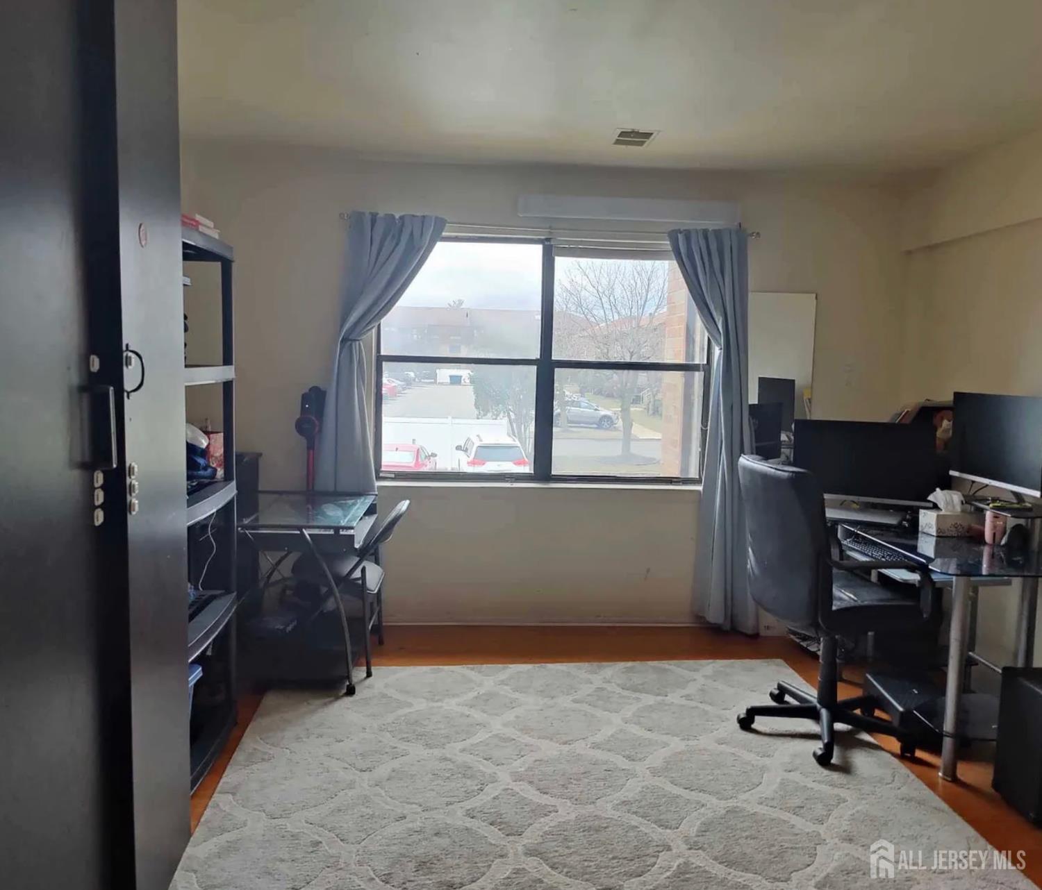 1713 Raspberry Court Edison, NJ 08817 - Photo 3 of 10