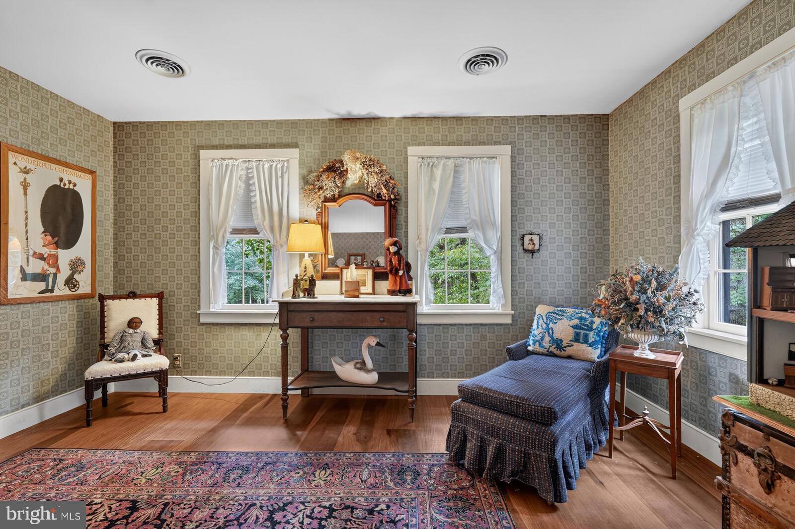 4915 Sundown Road Gaithersburg, MD 20882 - Photo 43 of 64 Bedroom #5 sitting area bathed in natural light!