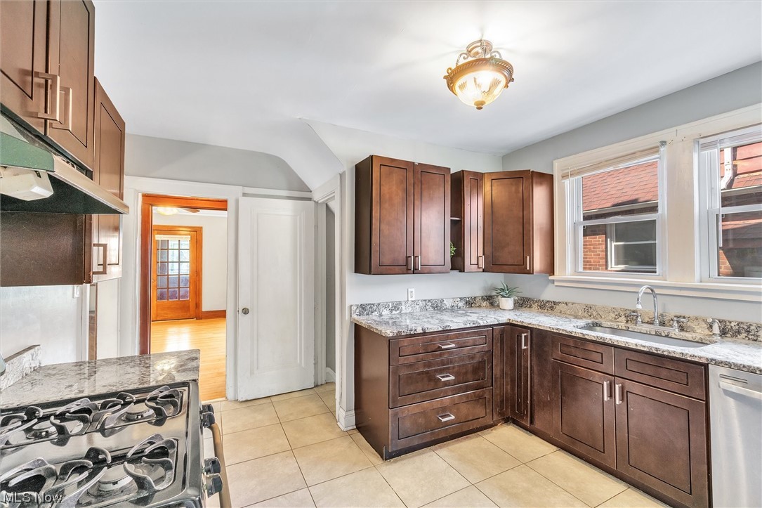3507 Cummings Road Cleveland, OH 44118 - Photo 10 of 28