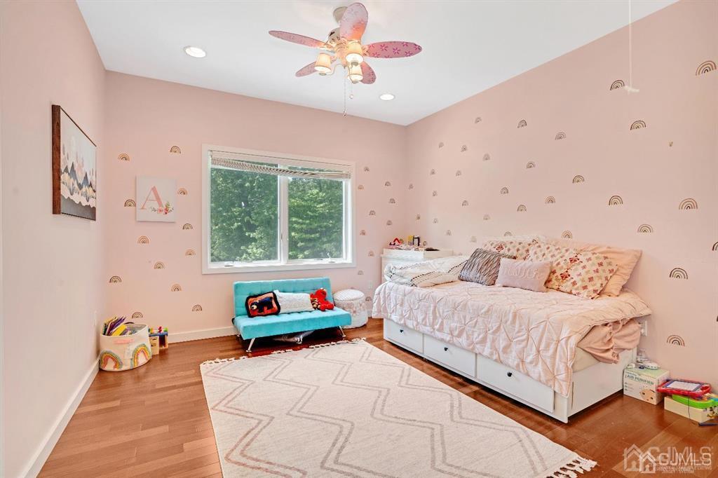 3 Clive Hills Road Edison, NJ 08820 - Photo 35 of 39 a bedroom with a bed and a window