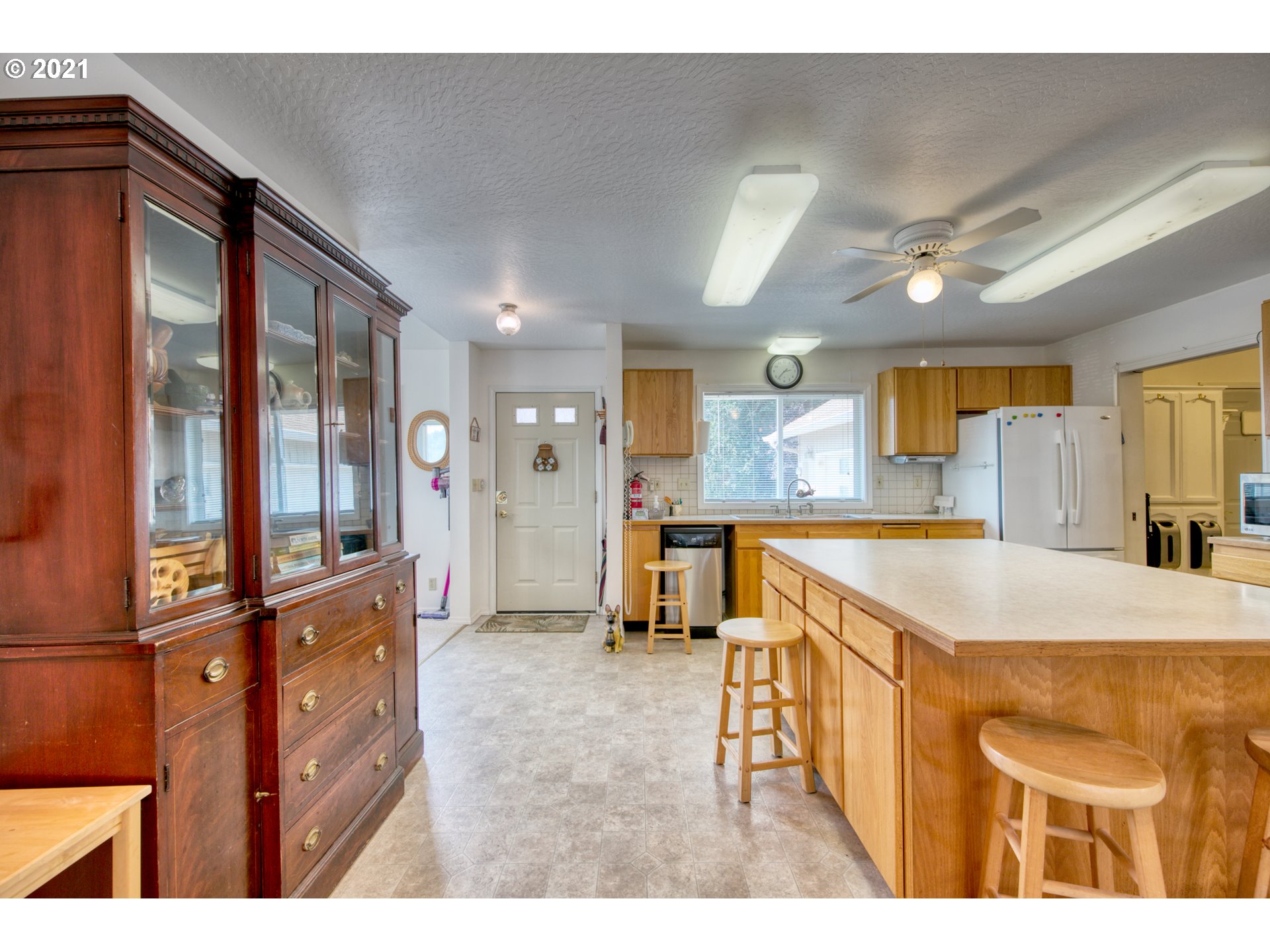 25395 Lawrence Road Junction City, OR 97448 - Photo 22 of 32 Gallery Image 22