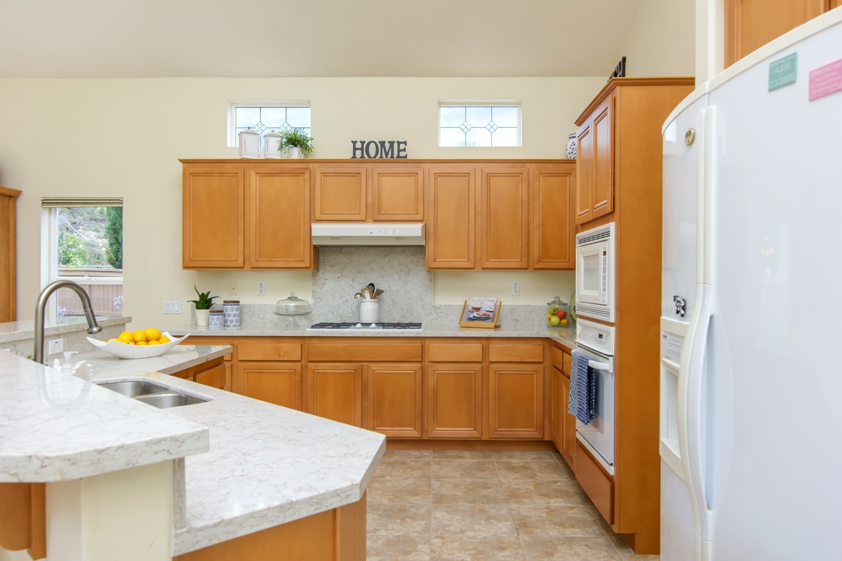 2102 Sun Valley Road San Marcos, CA 92078 - Photo 9 of 25