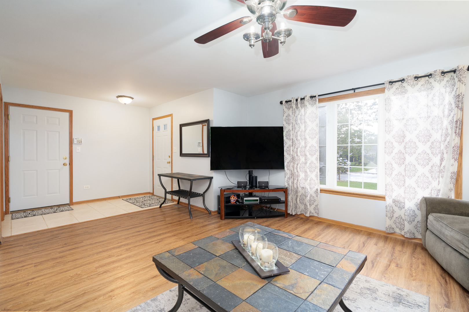 844 Yorkshire Terrace Crete, IL 60417 - Photo 8 of 29 Gallery Image 8