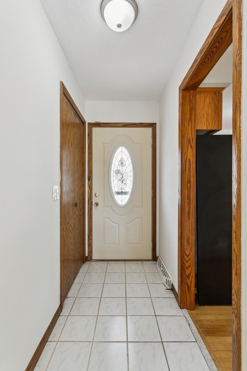 10625 Utica Road South Bloomington, MN 55437 - Photo 12 of 33 Gallery Image 12