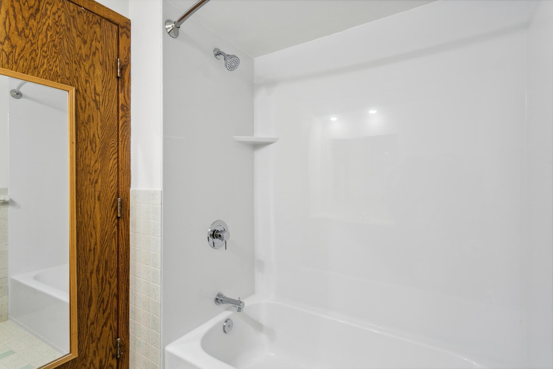 10625 Utica Road South Bloomington, MN 55437 - Photo 15 of 33 Gallery Image 15