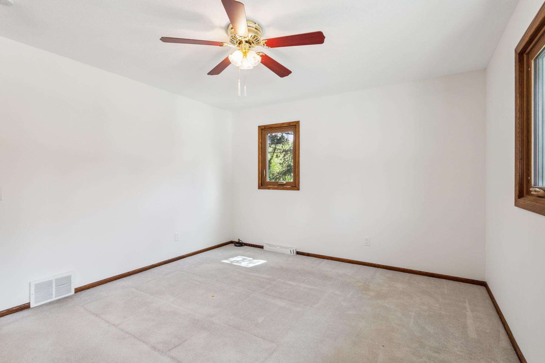 10625 Utica Road South Bloomington, MN 55437 - Photo 20 of 33 Gallery Image 20