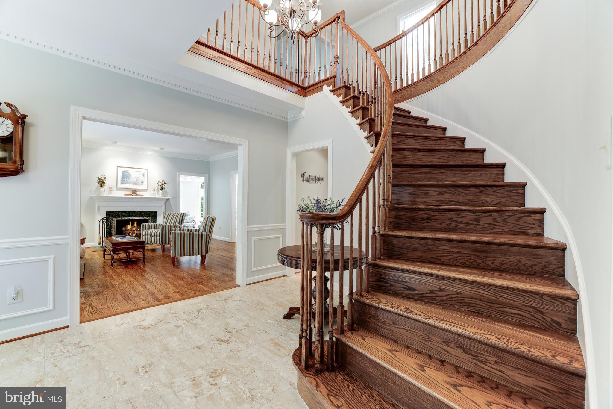 5501 West Ridge View Drive Fairfax, VA 22030 - Photo 9 of 83