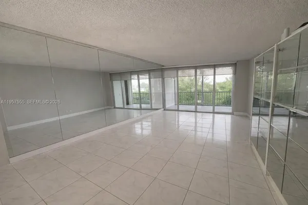 $84,995 | 3910 Inverrary Boulevard, Unit 603B, Lauderhill, FL 33319