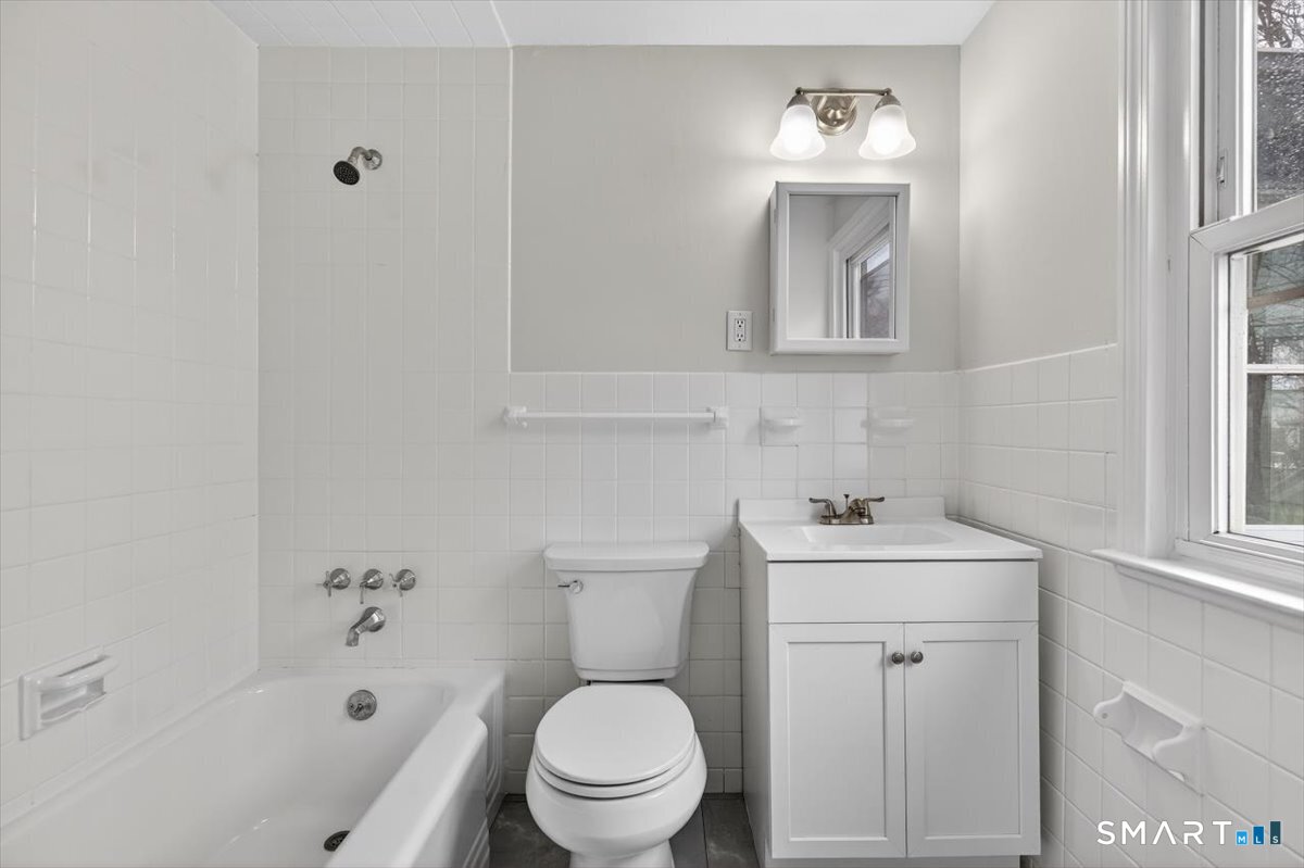 321 Franklin Road Hamden, CT 06517 - Photo 20 of 32