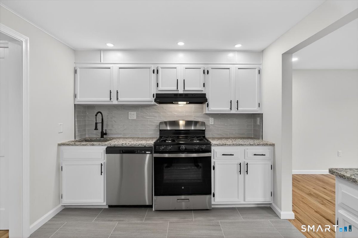 321 Franklin Road Hamden, CT 06517 - Photo 10 of 32