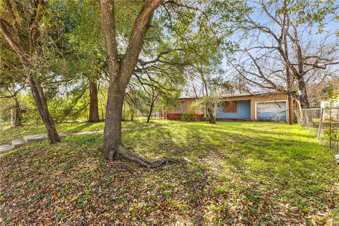 1302 North Sims Avenue Bryan, TX 77803 - Photo 2 of 14
