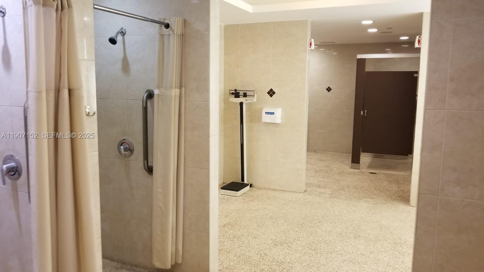 534 Mansfield M, Unit 534 Boca Raton, FL 33434 - Photo 29 of 51 a bathroom with a shower