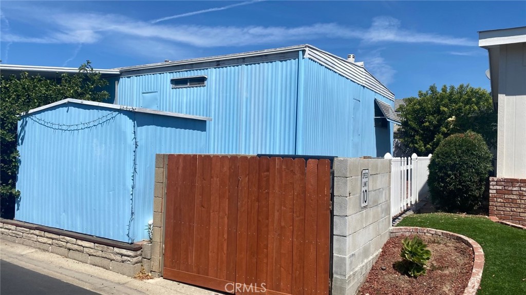 525 North Gilbert, Unit 106 Anaheim, CA 92801 - Photo 7 of 18 a view of outdoor space and yard