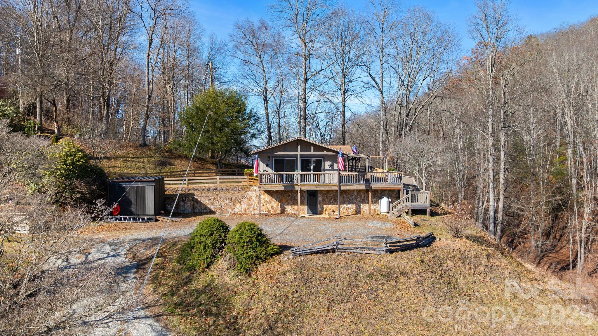 82 Brendle Road Bryson City, NC 28713 - Photo 3 of 34