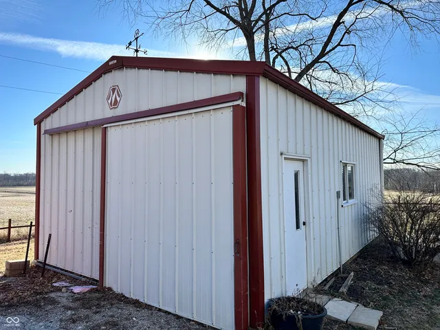 $1,300 | 7986 East Co Road 975 South, Cloverdale, IN 46120