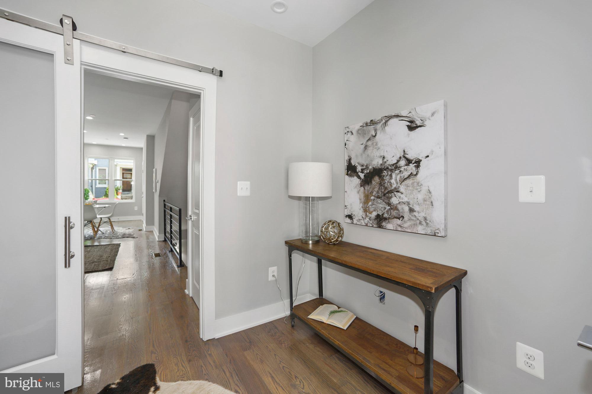 with cool barn door!