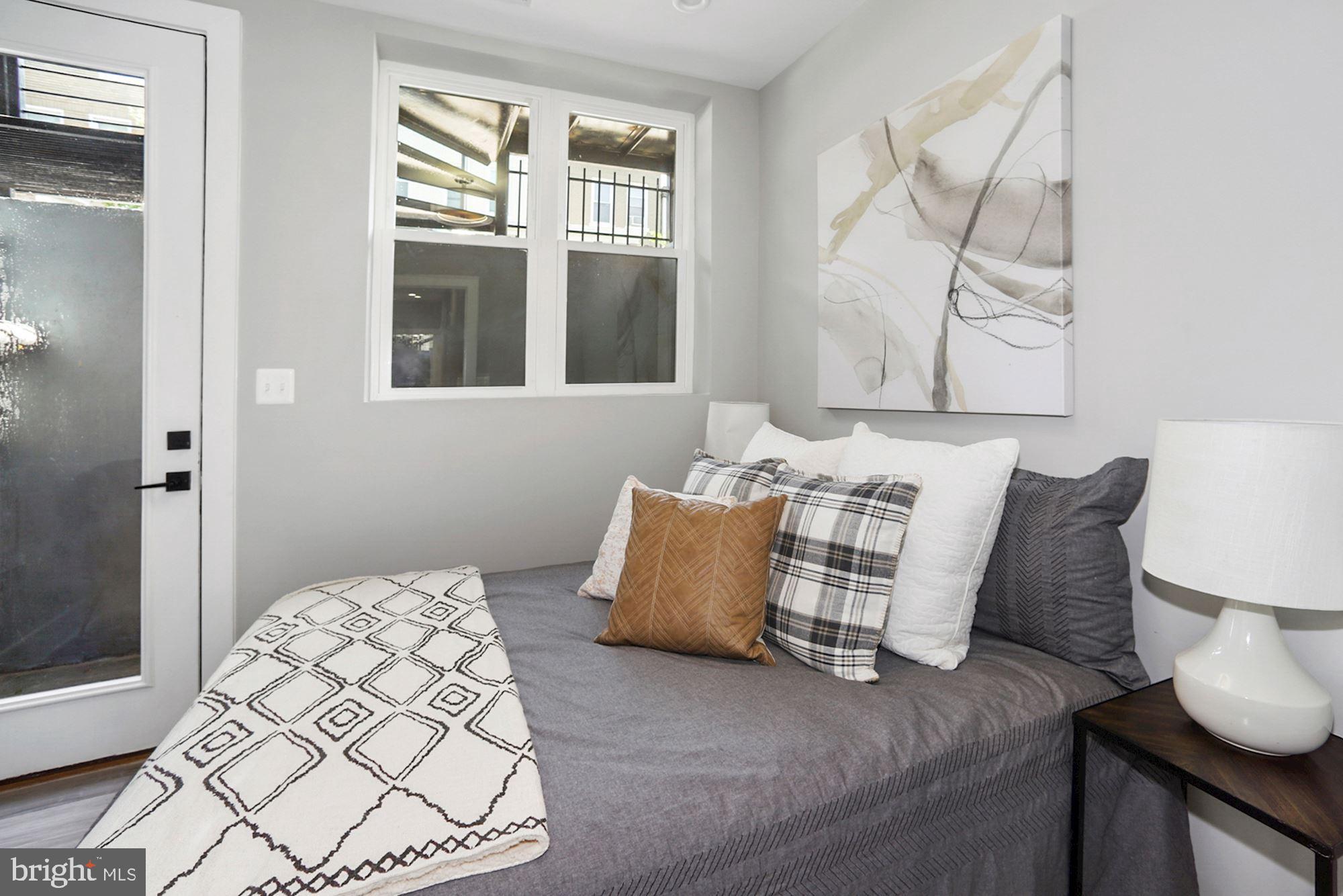 2nd bedroom