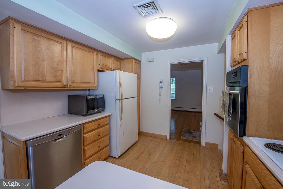 686 Vassar Road Wayne, PA 19087 - Photo 11 of 41