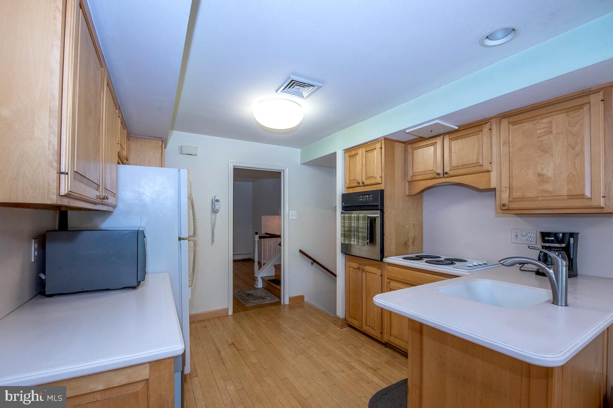 686 Vassar Road Wayne, PA 19087 - Photo 12 of 41