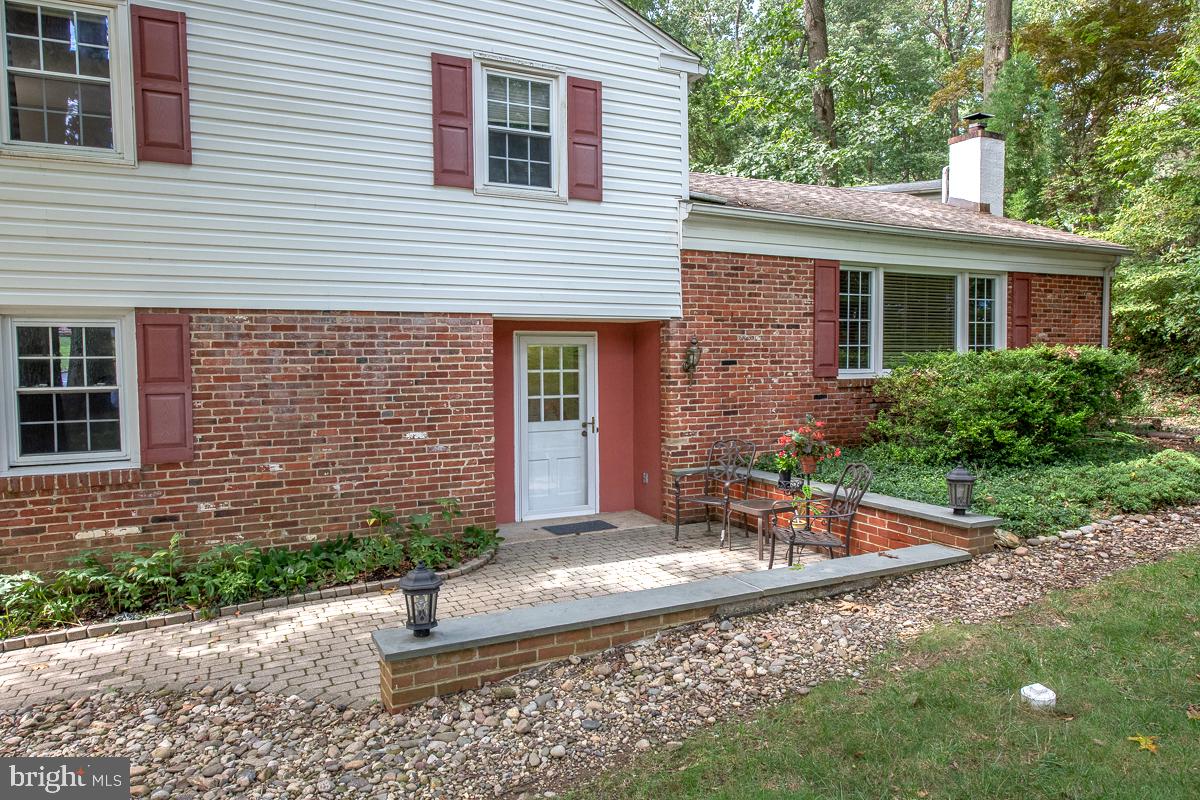 686 Vassar Road Wayne, PA 19087 - Photo 4 of 41