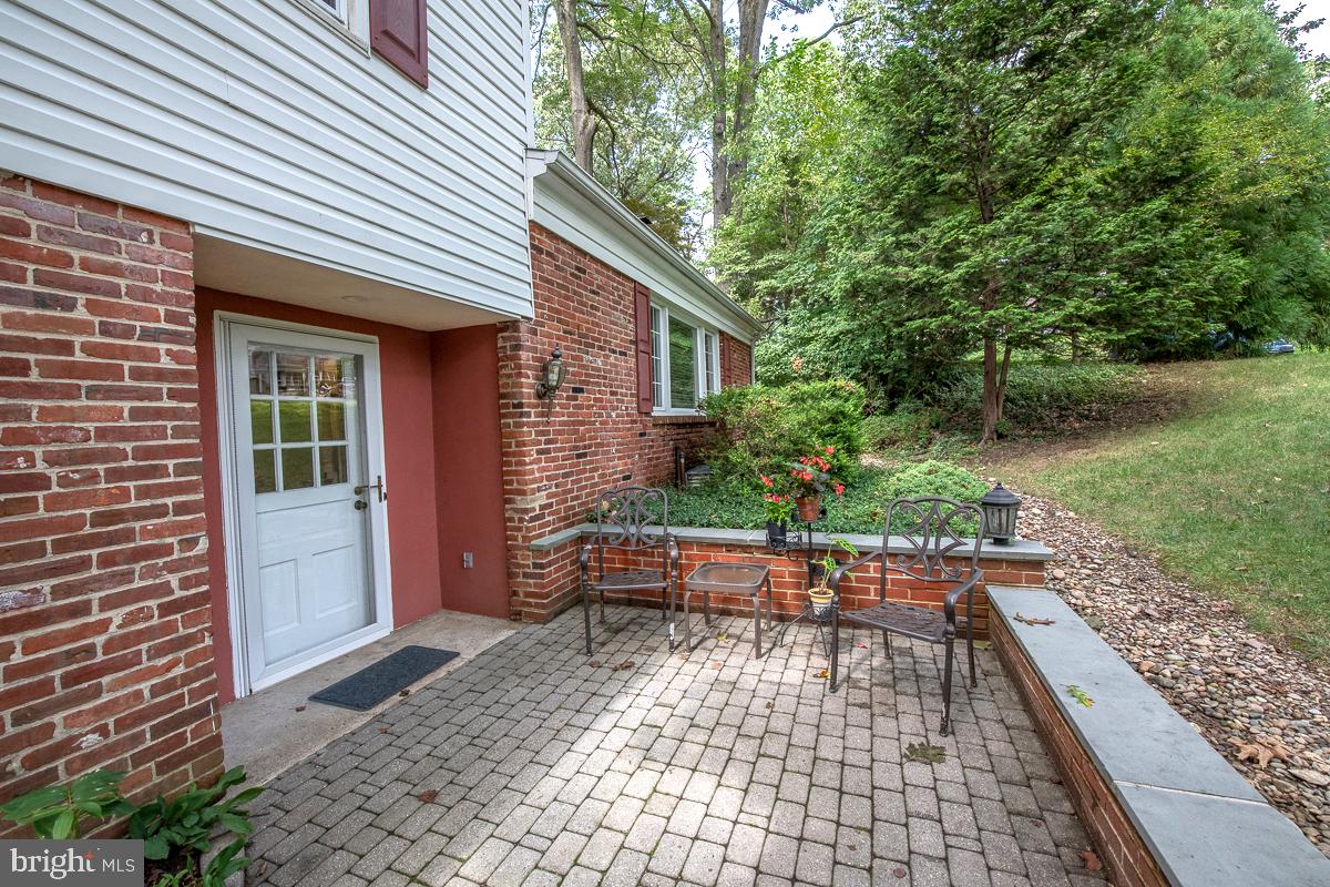 686 Vassar Road Wayne, PA 19087 - Photo 5 of 41