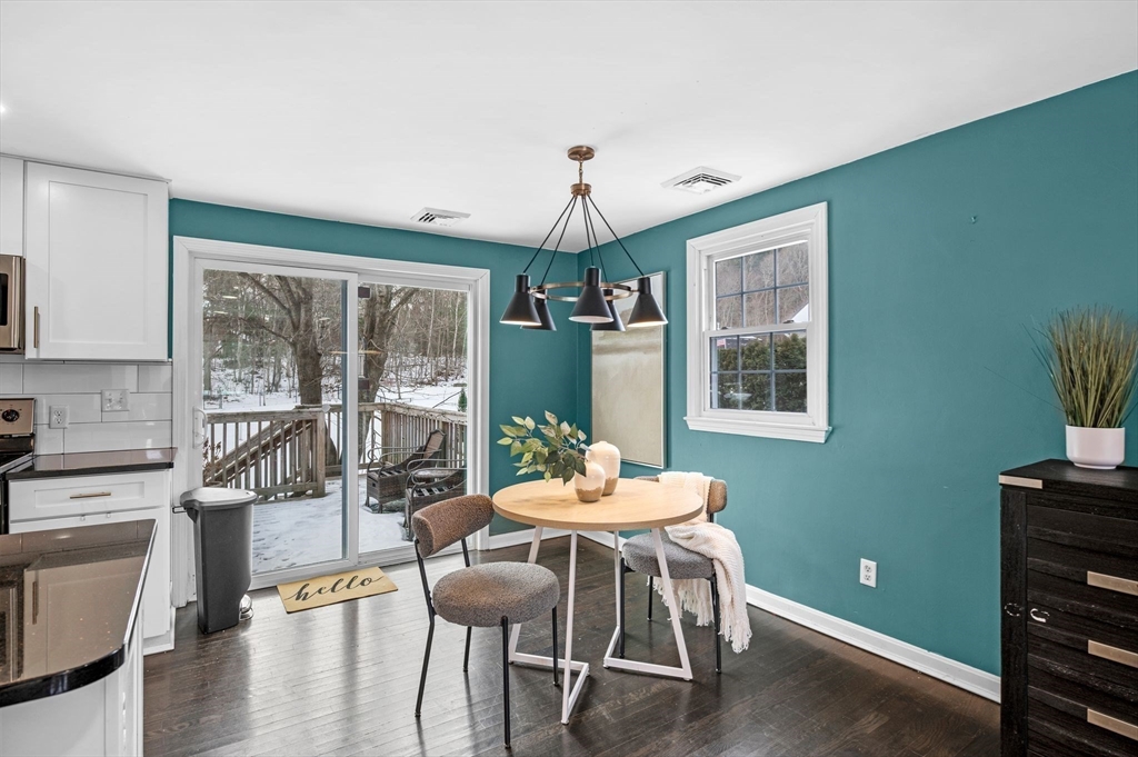 54 Methuen Road Dracut, MA 01826 - Photo 12 of 41