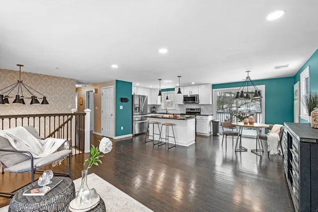 $649,900 | 54 Methuen Road, Dracut, MA 01826