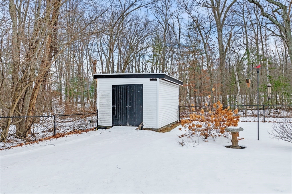 54 Methuen Road Dracut, MA 01826 - Photo 36 of 41