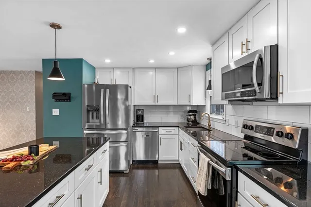 $649,900 | 54 Methuen Road, Dracut, MA 01826