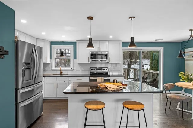 $649,900 | 54 Methuen Road, Dracut, MA 01826