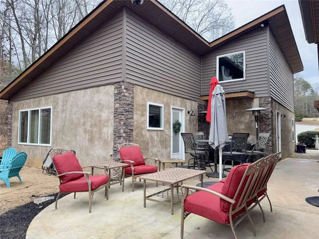 $639,900 | 111 North Hogan Drive, Westminster, SC 29693