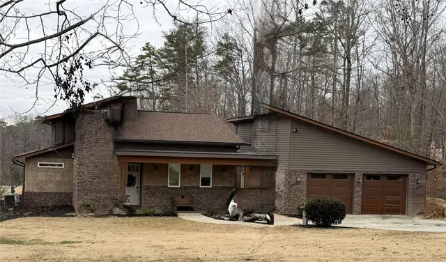 $639,900 | 111 North Hogan Drive, Westminster, SC 29693