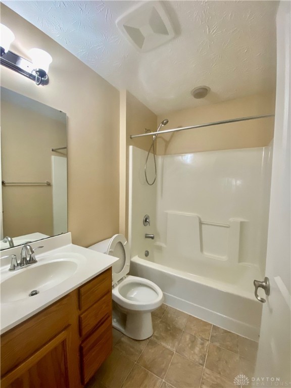 6846 Paragon Road Dayton, OH 45459 - Photo 24 of 35 hallway bathroom