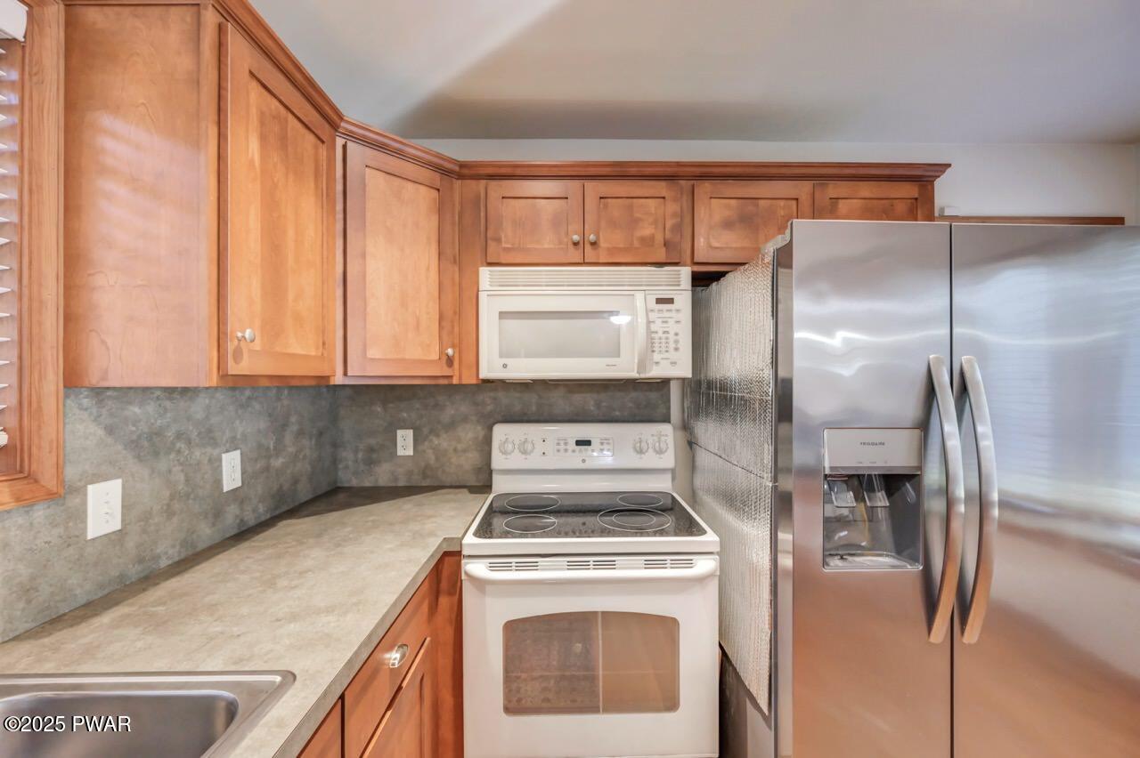 2124 Oaktree Lane Bushkill, PA 18324 - Photo 25 of 53