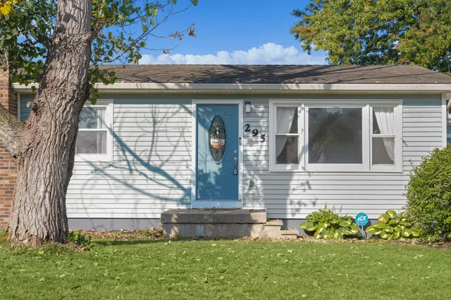 $269,900 | 295 8th Street Northeast, Cedar Springs, MI 49319