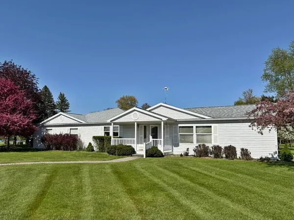 $199,900 | 10215 East Royal Road, Stanwood, MI 49346