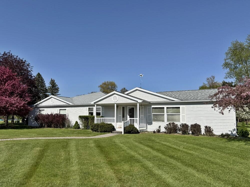 10215 East Royal Road Stanwood, MI 49346 - Photo 1 of 32