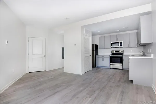 $1,995 | 56 Prospect Street, Unit 406, Yonkers, NY 10701