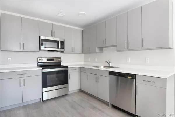 $1,995 | 56 Prospect Street, Unit 406, Yonkers, NY 10701
