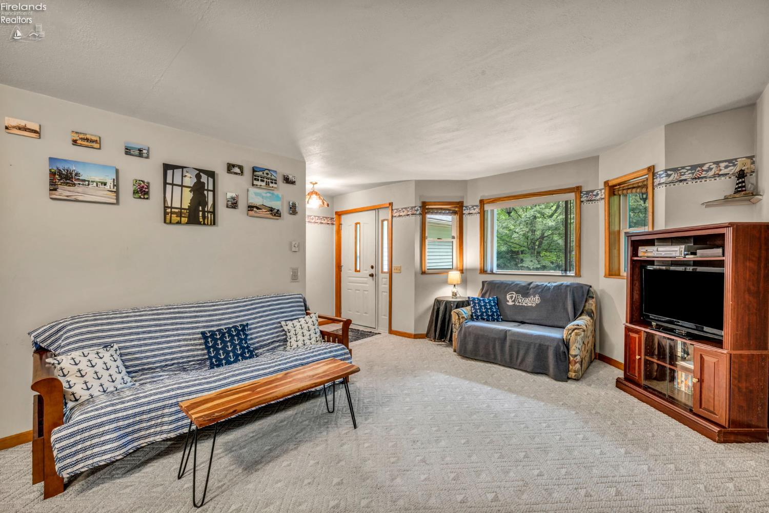 800 Evelyn Road Put In Bay, OH 43456 - Photo 6 of 44 Gallery Image 6