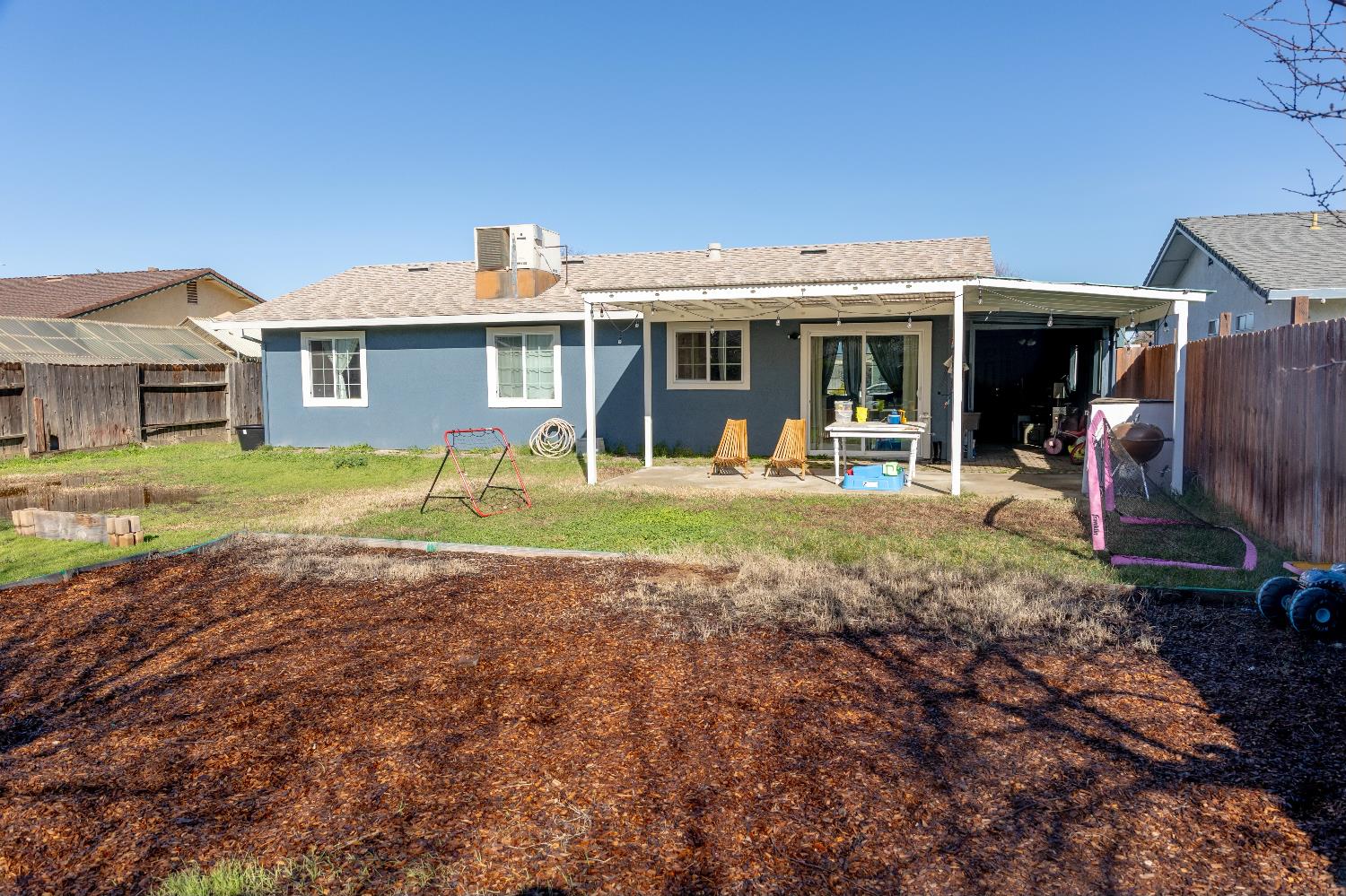 1612 Larry Street Olivehurst, CA 95961 - Photo 25 of 27 a front view of house with outdoor seating